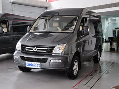 2011款 2.5T 手动 短轴低顶尊杰版