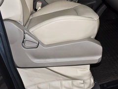 2011款 2.5T 手动 短轴低顶尊杰版