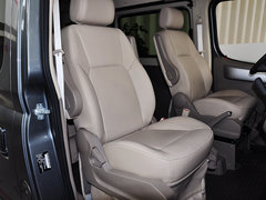 2011款 2.5T 手动 短轴低顶尊杰版