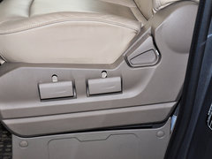 2011款 2.5T 手动 短轴低顶尊杰版