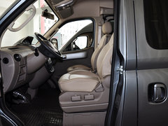 2011款 2.5T 手动 短轴低顶尊杰版