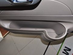 2011款 2.5T 手动 短轴低顶尊杰版