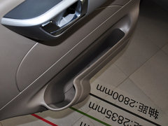 2011款 2.5T 手动 短轴低顶尊杰版