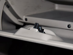 2011款 2.5T 手动 短轴低顶尊杰版