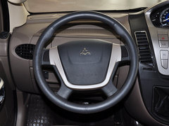 2011款 2.5T 手动 短轴低顶尊杰版