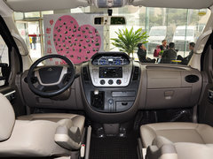 2011款 2.5T 手动 短轴低顶尊杰版
