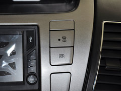 2011款 2.5T 手动 短轴低顶尊杰版