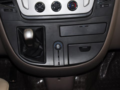 2011款 2.5T 手动 短轴低顶尊杰版