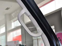 2011款 2.5T 手动 短轴低顶尊杰版