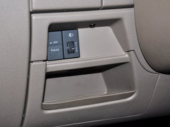 2011款 2.5T 手动 短轴低顶尊杰版