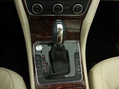 2011款 2.0TSI DSG 至尊版