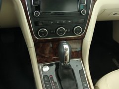 上海大众  新PASSAT 2.0TSI DSG 中控台下方特写