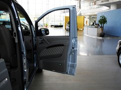 2011款 Vinao 2.5L 自动 领航型 7座