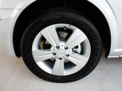 2011款 Vinao 2.5L 自动 领航型 7座