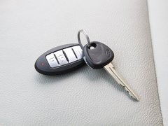 2011款 2.0T 手动 公务版 7座