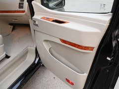 2011款 2.0T 手动 公务版 7座