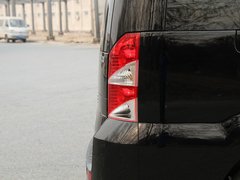2011款 2.0T 手动 公务版 7座