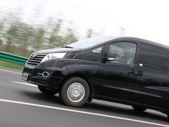 2011款 2.0T 手动 商务版 7座