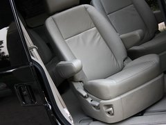 2011款 2.0T 手动 商务版 7座