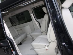 2011款 2.0T 手动 商务版 7座
