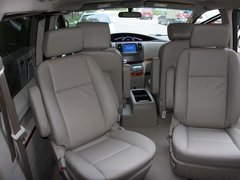 2011款 2.0T 手动 商务版 7座
