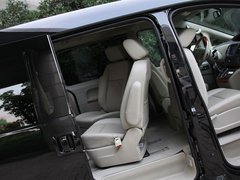 2011款 2.0T 手动 商务版 7座