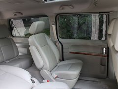 2011款 2.0T 手动 商务版 7座