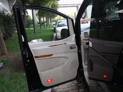 2011款 2.0T 手动 商务版 7座
