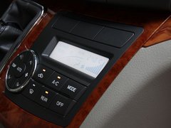 2011款 2.0T 手动 商务版 7座