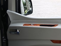2011款 2.0T 手动 商务版 7座
