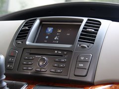 2011款 2.0T 手动 商务版 7座
