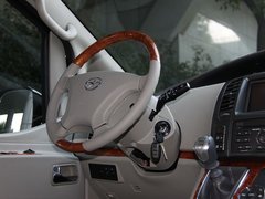 2011款 2.0T 手动 商务版 7座