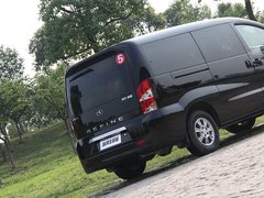 2011款 2.0T 手动 商务版 7座