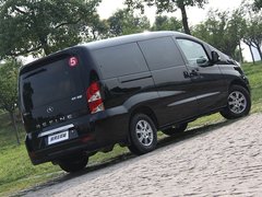 2011款 2.0T 手动 商务版 7座