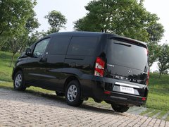 2011款 2.0T 手动 商务版 7座