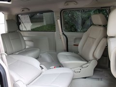 2011款 2.0T 手动 商务版 7座