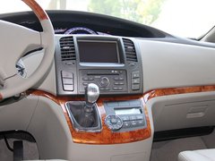 2011款 2.0T 手动 商务版 7座