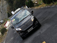 2011款 2.0T 手动 商务版 7座