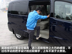 2011款 2.0T 手动 商务版 7座
