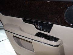 2011款 3.0 自动 全景商务版