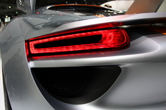 918D