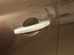 2012款 1.8T 手动 两驱商务版 5座