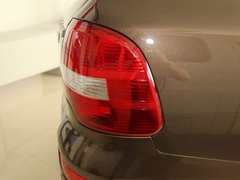 2012款 1.8T 手动 两驱商务版 5座