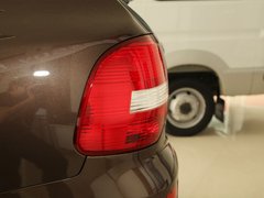 2012款 1.8T 手动 两驱商务版 5座