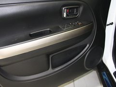2012款 1.5L 手动 两驱豪华型 5座