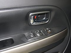 2012款 1.5L 手动 两驱豪华型 5座