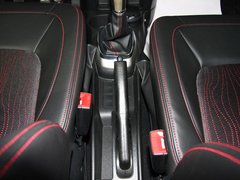 2012款 1.5L 手动 两驱豪华型 5座