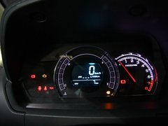2012款 1.5L 手动 两驱豪华型 5座