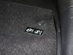 2012款 1.5L 手动 两驱豪华型 5座