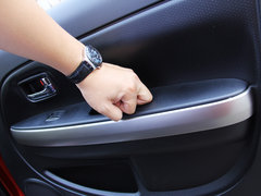 2012款 1.5L 手动 两驱豪华型 5座
